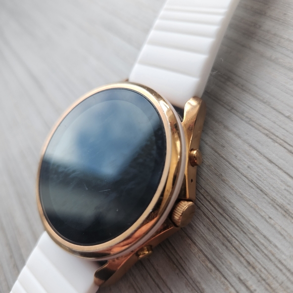 Gen5 Fossil Smartwatch - Picture 3 of 10